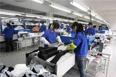 “悬挂系统”的新生产线:中国服装企业在提高制造效率上,都做了哪些?