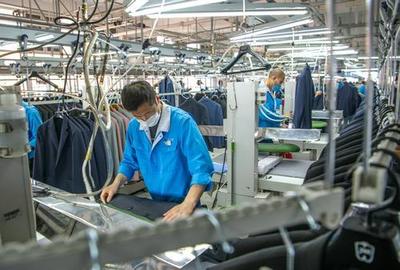 大杨集团深耕服装产业 打造服装智能化柔性制造工厂