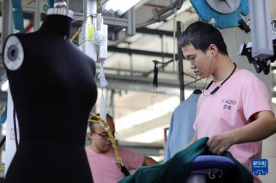 河北沧州:智能制造助力服装产业提档升级