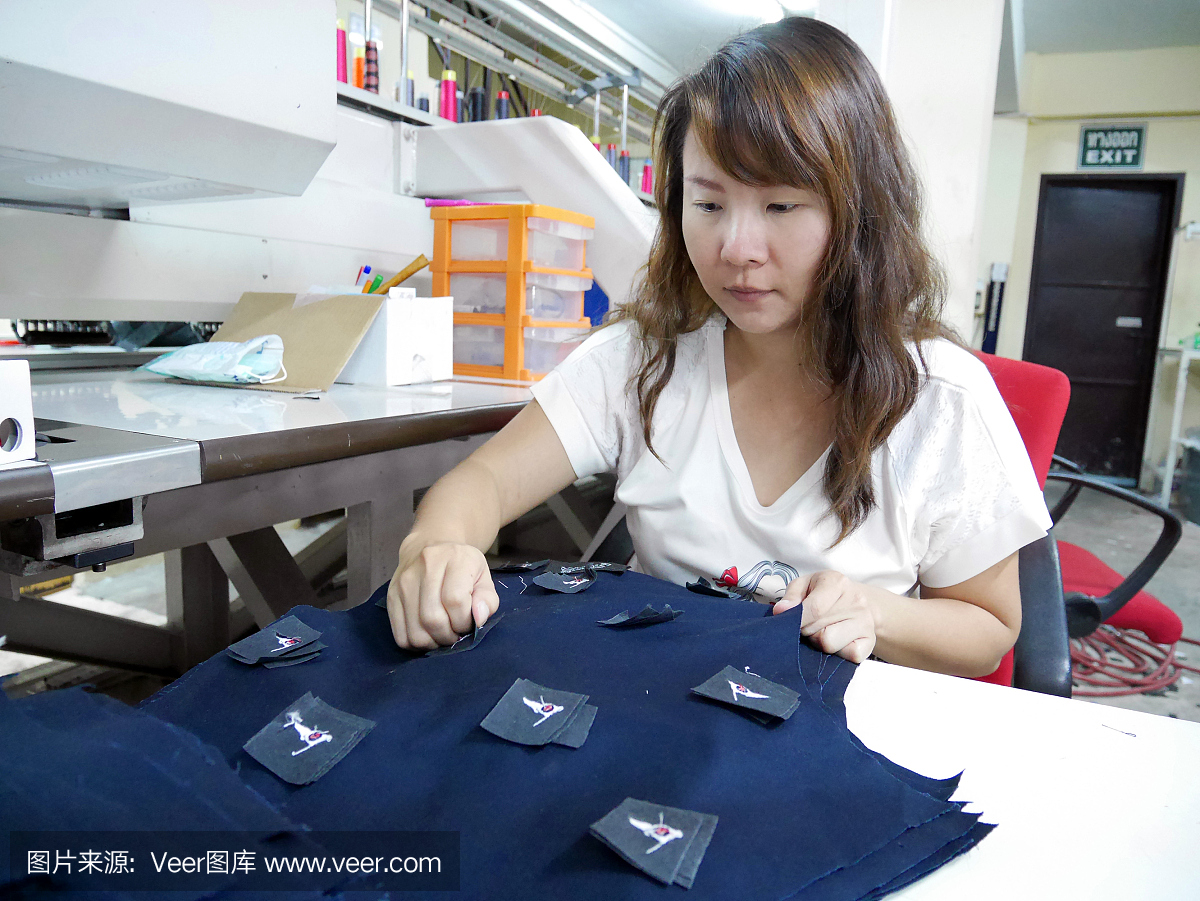 服装厂的女工