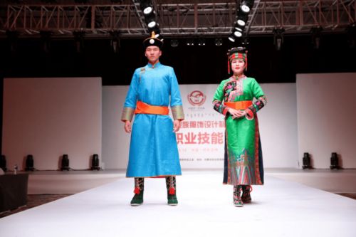 制作民族服饰,传承民族文化 全区民族服饰设计制作职工职业技能比赛圆满落幕