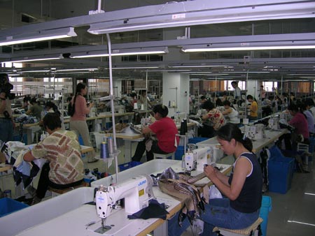 图文:浙江雅士林领带服装公司成品车间_滚动新闻_财经纵横_新浪网